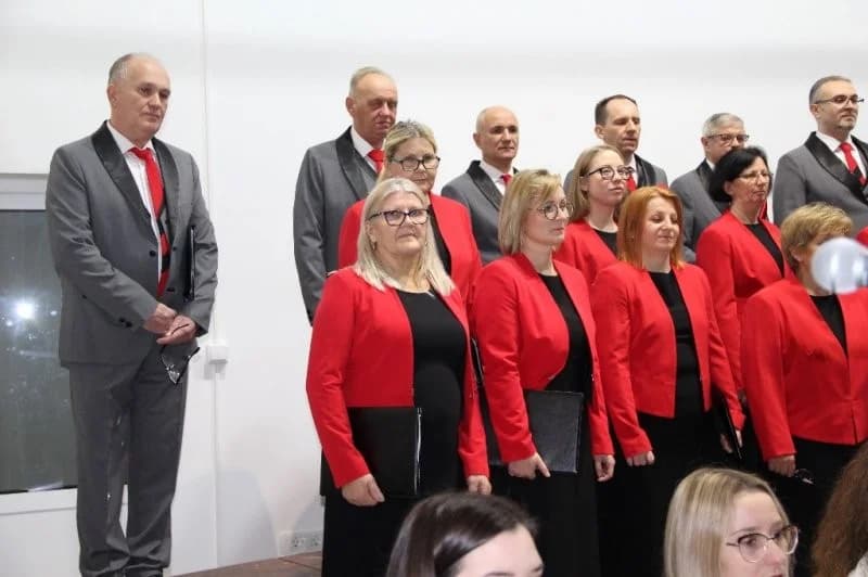 “TOMISLAVCI” U SUSRET BOŽIĆU – Tradicionalni koncert HPD Tomislav Cernik