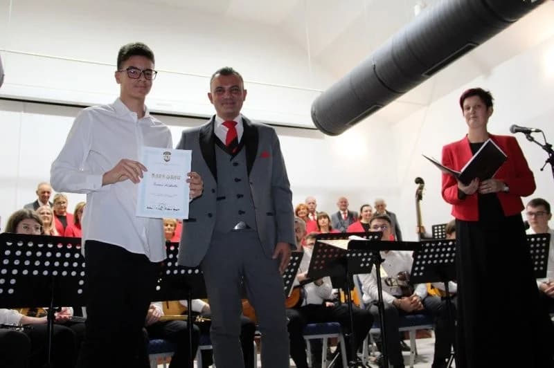 “TOMISLAVCI” U SUSRET BOŽIĆU – Tradicionalni koncert HPD Tomislav Cernik