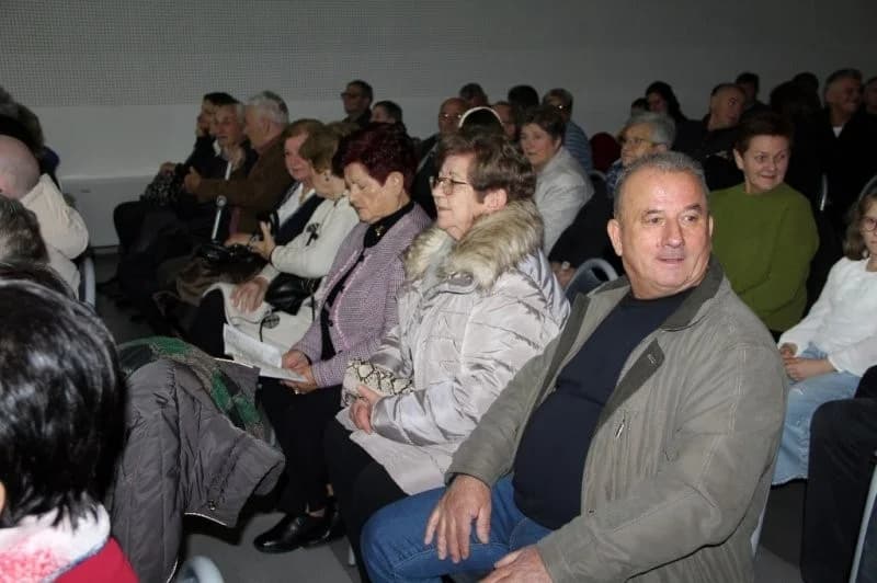 “TOMISLAVCI” U SUSRET BOŽIĆU – Tradicionalni koncert HPD Tomislav Cernik