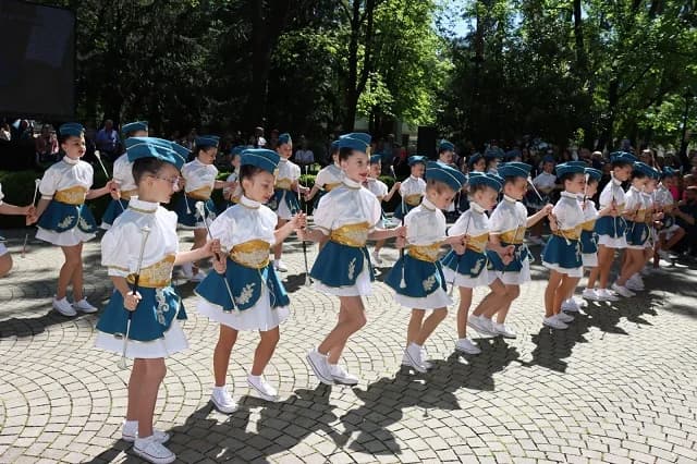 NOVA GRADIŠKA: “BLJESKU U ČAST”, RITAM PARKA – Početak sezone i bogatih kulturno-zabavnih sadržaja