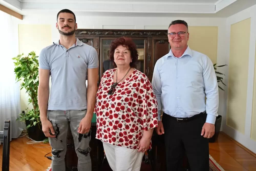 Državnog prvaka u boksu ugostio brodsko-posavski župan