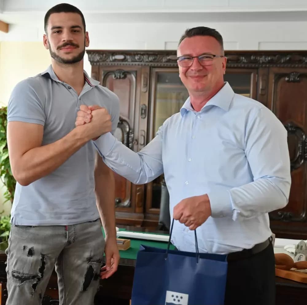 Državnog prvaka u boksu ugostio brodsko-posavski župan