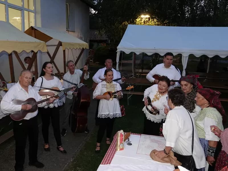 Snaše spretnim nogama gazile grožđe: Manifestacija koja gotovo četiri desetljeća uspješno spaja kulturu, tradiciju, enologiju i gastronomiju