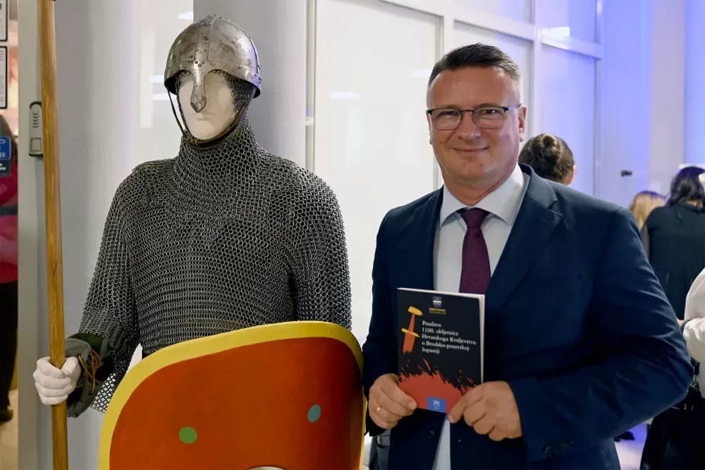 Slavonski Brod – 1100. obljetnica Hrvatskog Kraljevstva