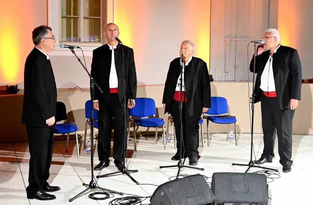 Slavonski Brod – 1100. obljetnica Hrvatskog Kraljevstva