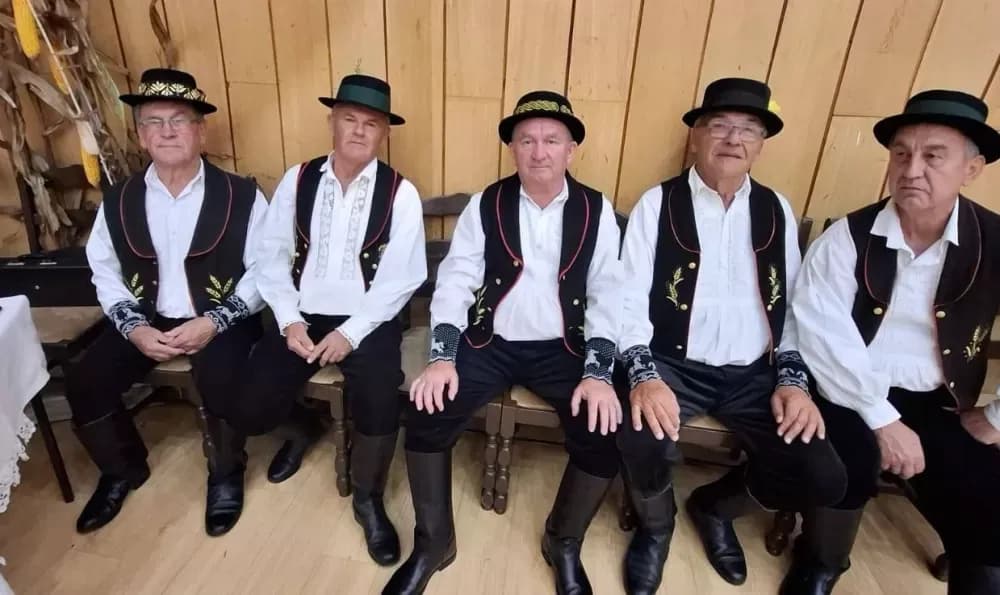 Orilo se iz Brodskog Vinogorja: „Dođi, lolo, u smilje, u kolo!“